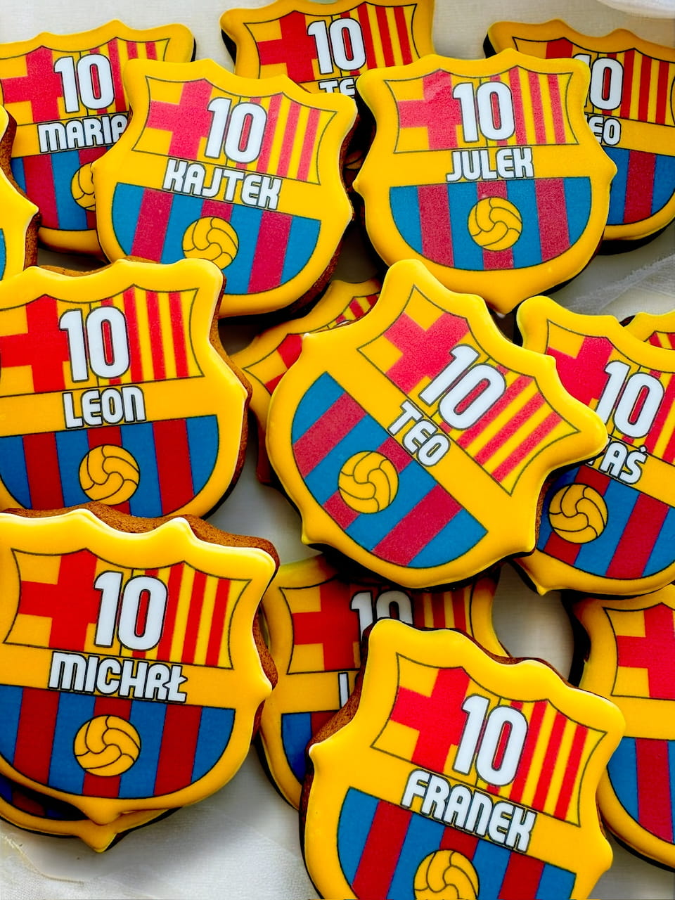 Piłkarski piernik urodzinowy personalizowany z numerem