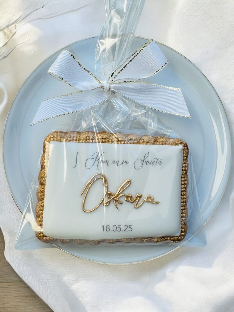 Piernik personalizowany na komunię, lukier królewski