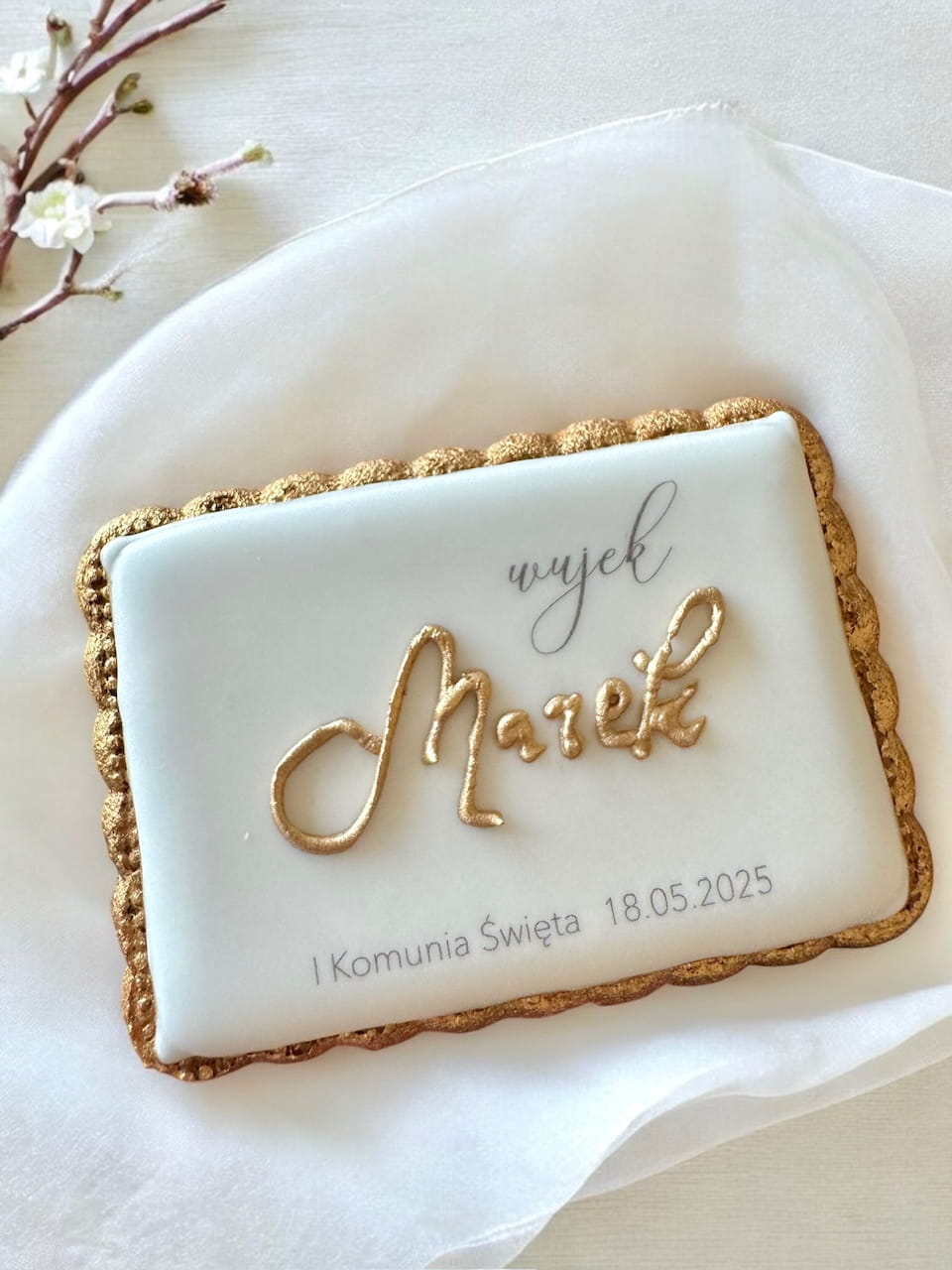Piernik personalizowany na komunię, lukier królewski