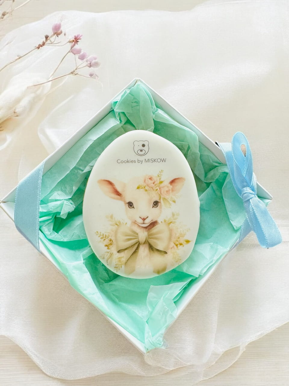 Jajko wielkanocne z owieczką, pisanka piernikowa z logo w pudełeczku