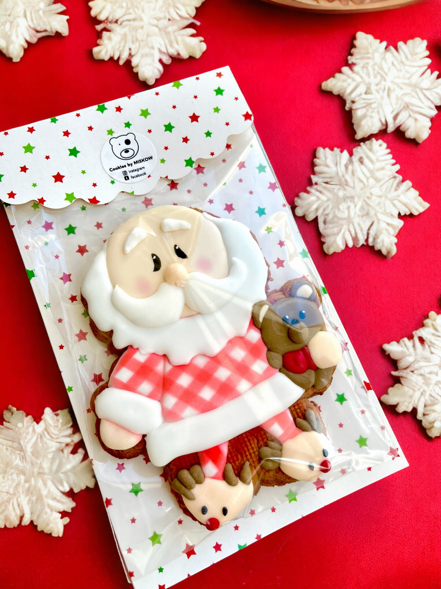 Piernik z logo z Mikołajem